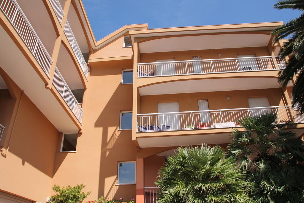 Residence Orchidea Pietra Ligure Exterior foto